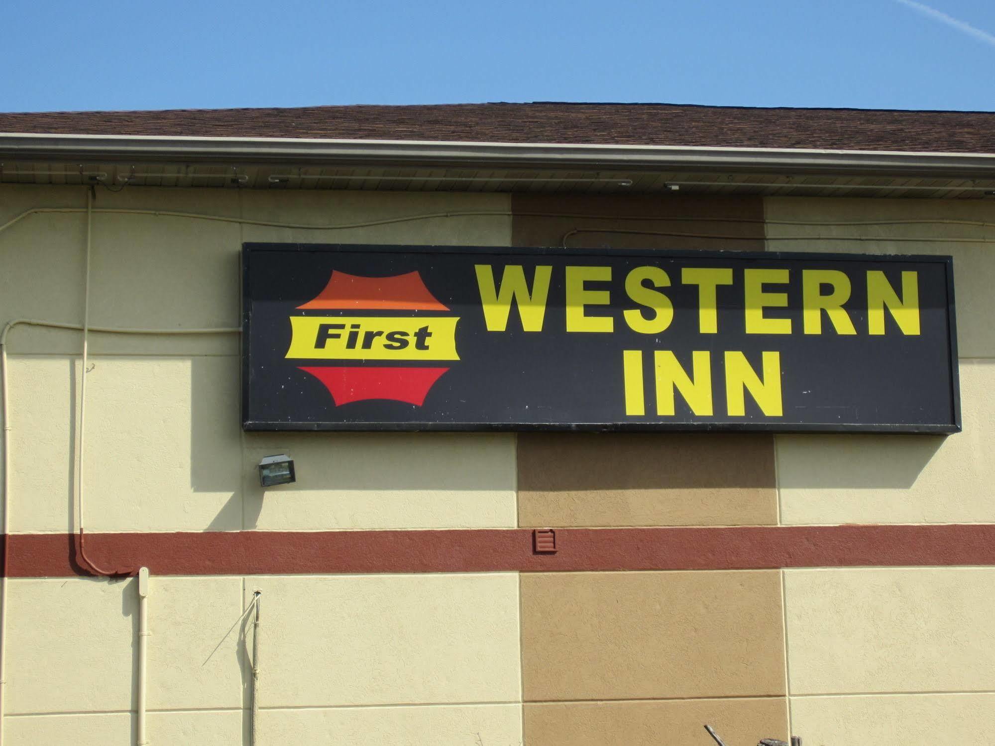 First Western Inn - Fairmont City Exterior foto